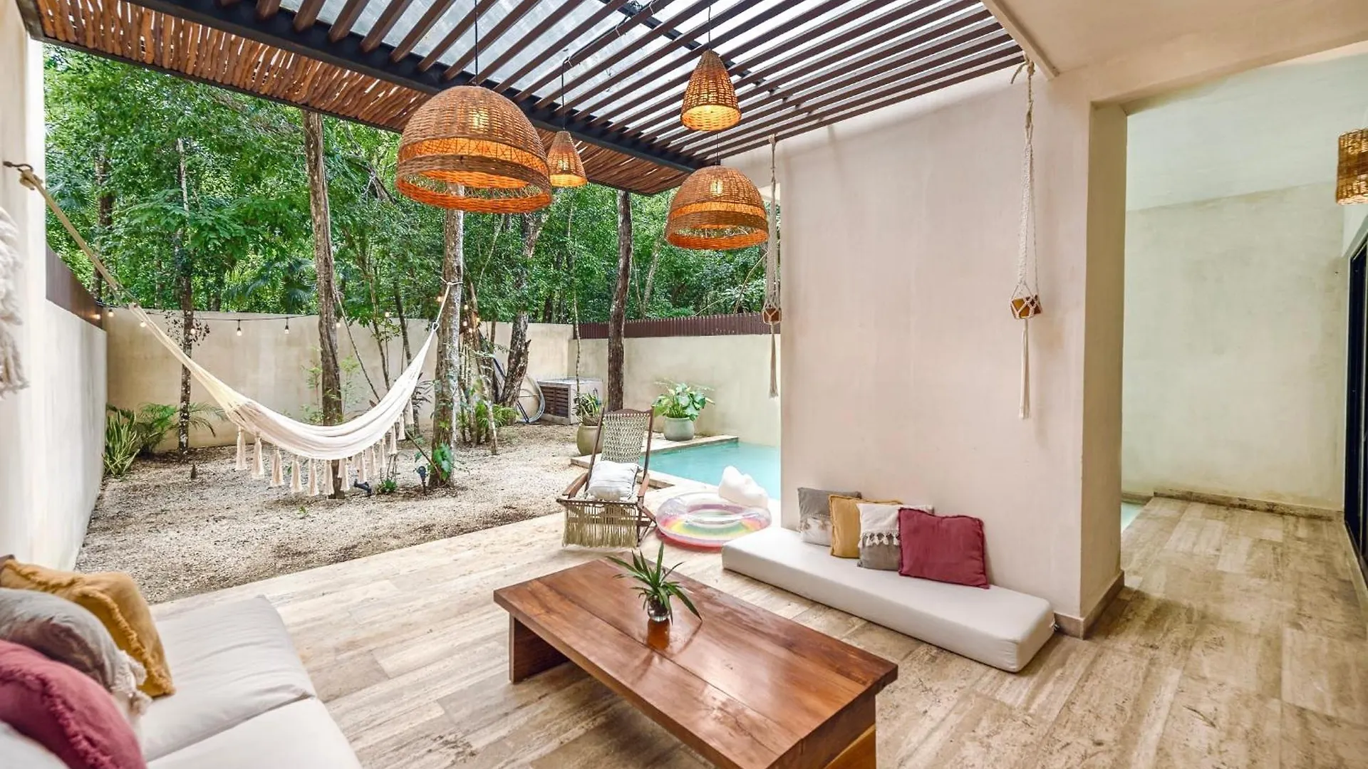 Apartment Private & Infinity Pool, King Bed, Sauna, Gym & More Tulum